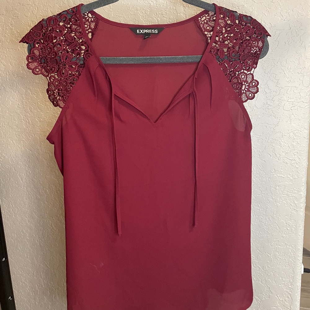 Express women’s blouse lace sleeves, size S